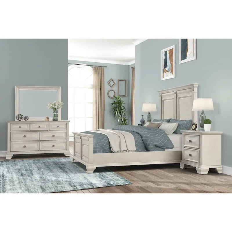 Chambre à coucher en bois d'aspect vieilli parchemin avec lit à panneaux, commode, miroir, table de chevet, chiffonnier