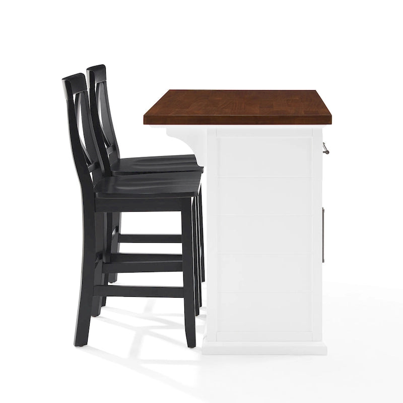 Îlot de cuisine avec comptoir en bois (associé à des tabourets hauts avec dossiers en forme de X)