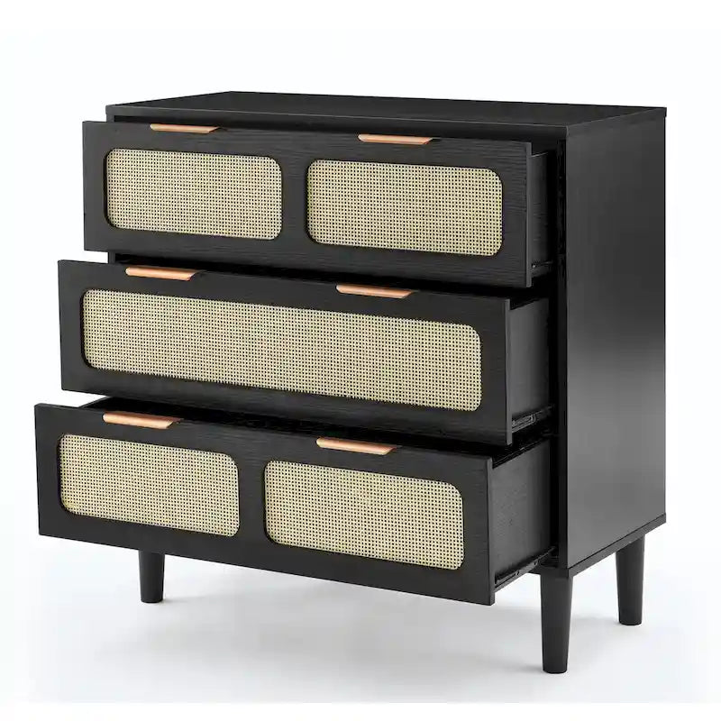 Commode moderne en rotin avec de grands tiroirs et des poignées en métal
